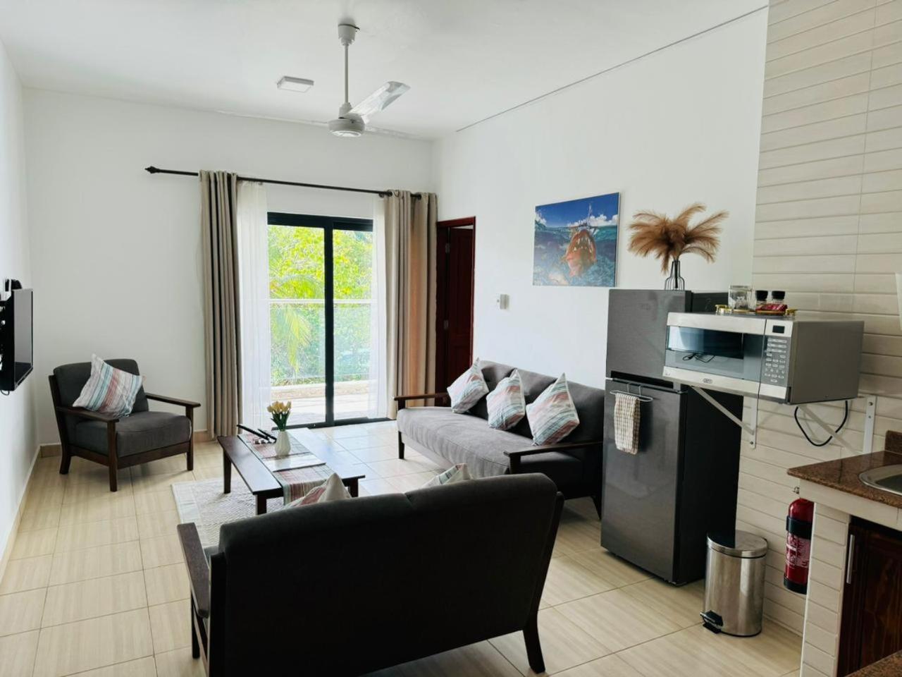 Bijoutier Apartments Grand Anse  Exteriör bild