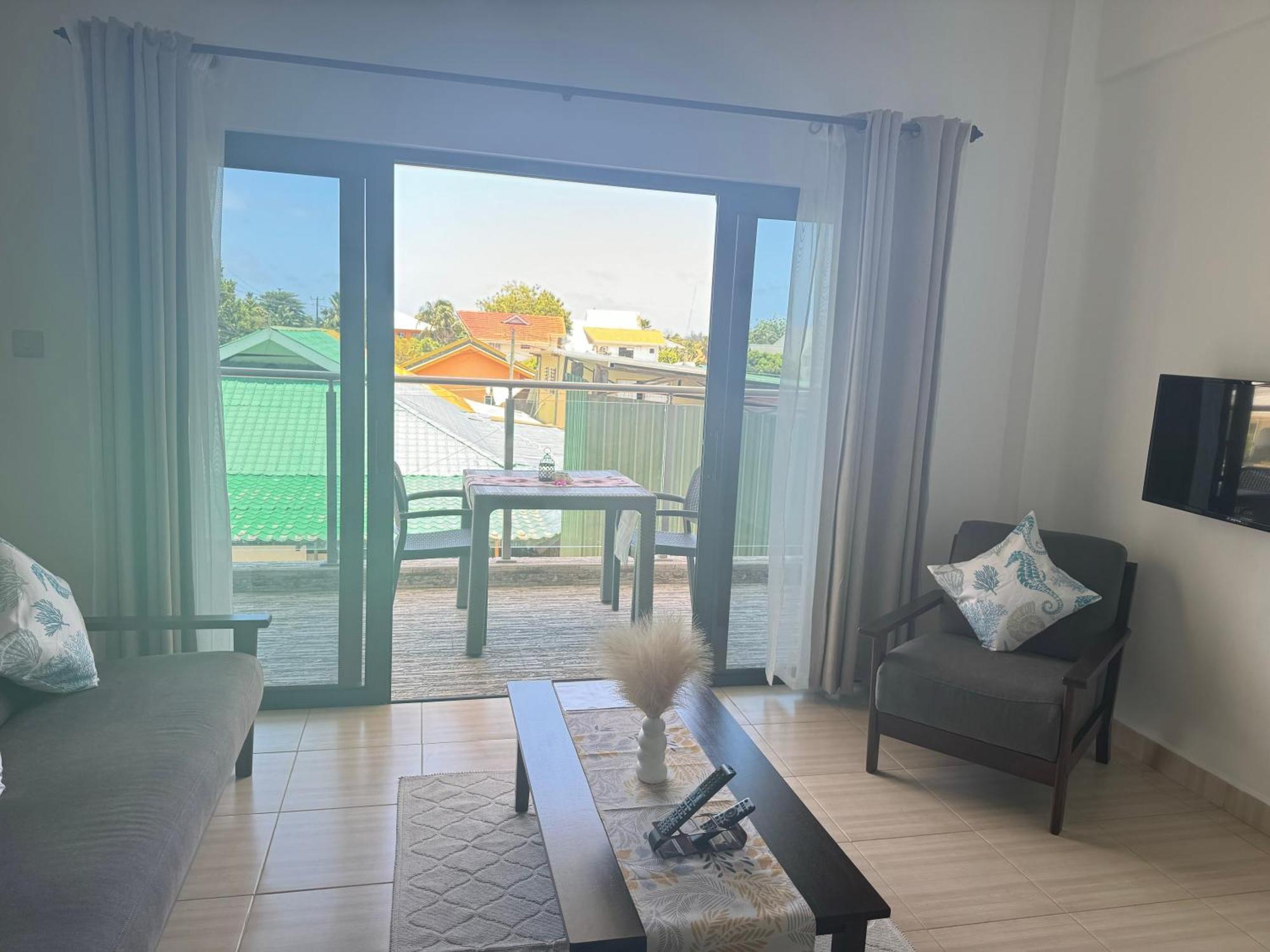 Bijoutier Apartments Grand Anse  Exteriör bild