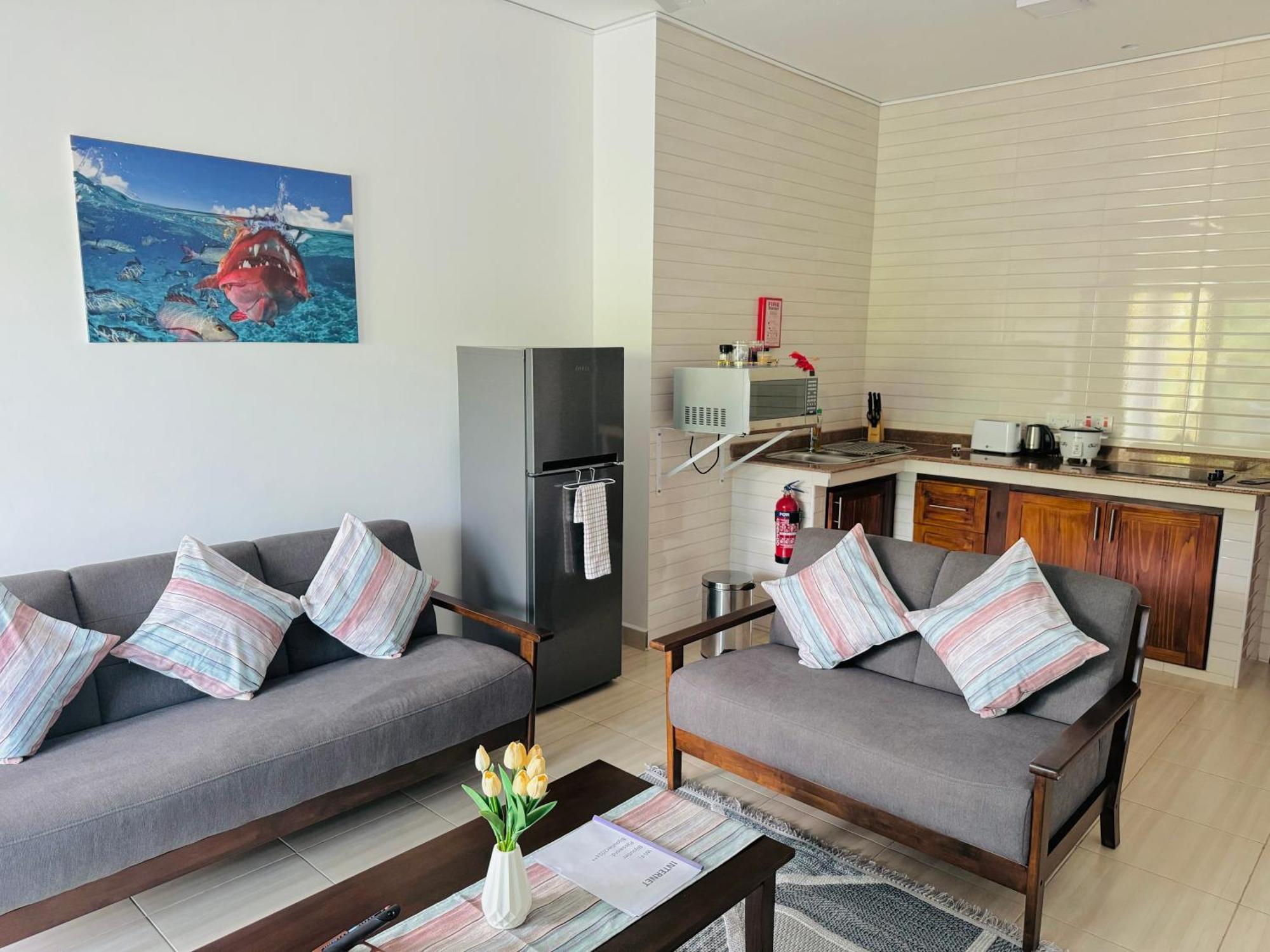 Bijoutier Apartments Grand Anse  Exteriör bild